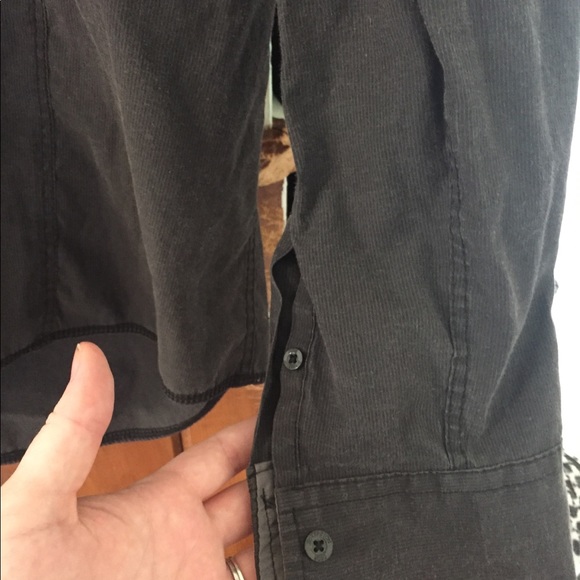 Light weight button up collared shirt - Picture 7 of 7